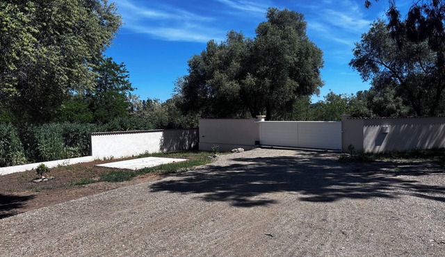 House with large garden for 4/6 people