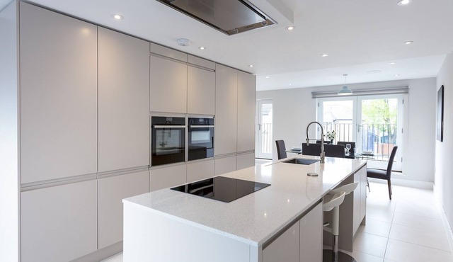 Immaculate Central Windsor Town House