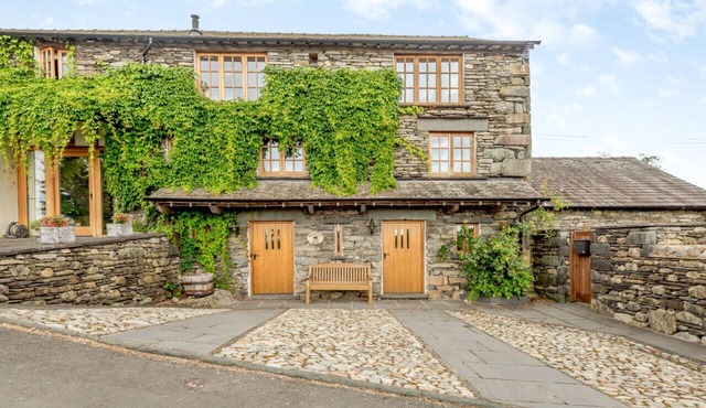 Knipe Fold Barn - Three Bedroom House, Sleeps 5