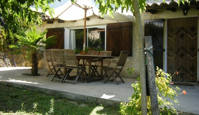 L'Arbousier apartment ground floor garden with sea view.