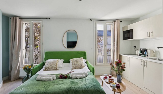 Lavie Maison : Studio Close to Montmartre
