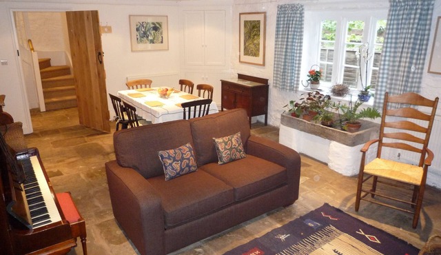 Lovely barn conversion in rural setting 3 miles from the centre of Bristol