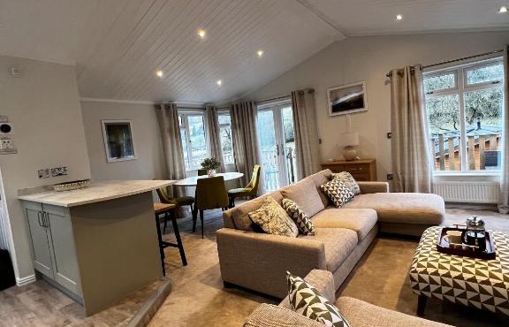 Lowena Lodge