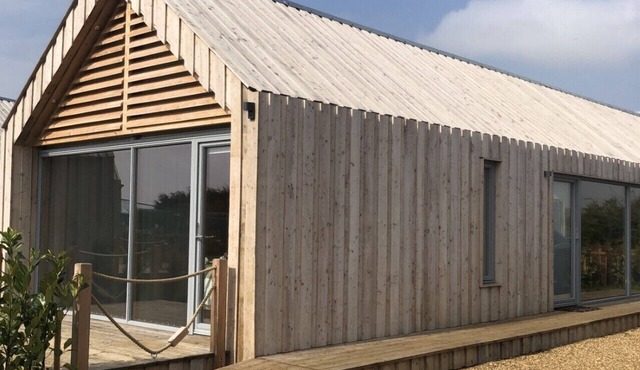 Luxury Timber Clad Eco-Lodge 5 miles from the Norfolk Heritage Coast