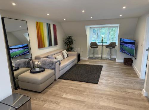 Luxury Wallingford Apartment, Parking, Workspace