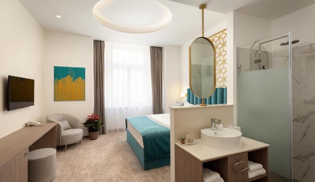 Mera Hotel