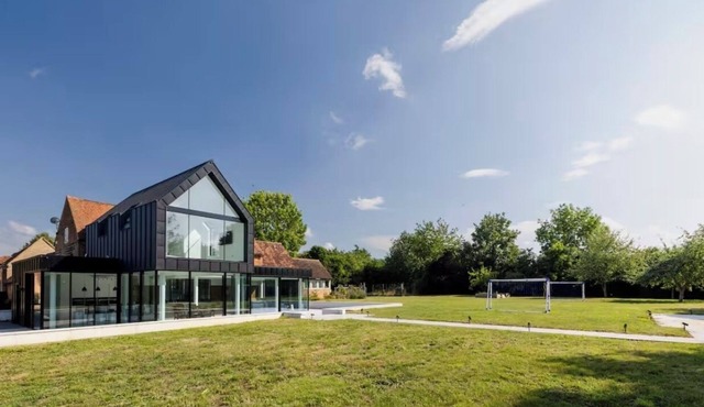 Modern Barn Conversion