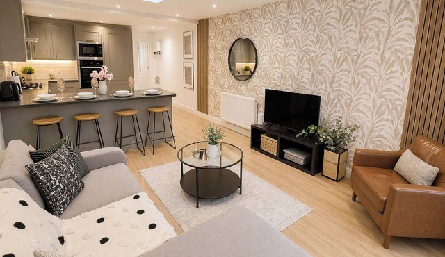 Modern Bristol Abode - Parking and Garden