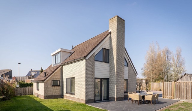 Modern Holiday Home in De Cocksdorp
