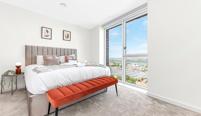 Modern Luxurious 3BR Flat with Lovely Views