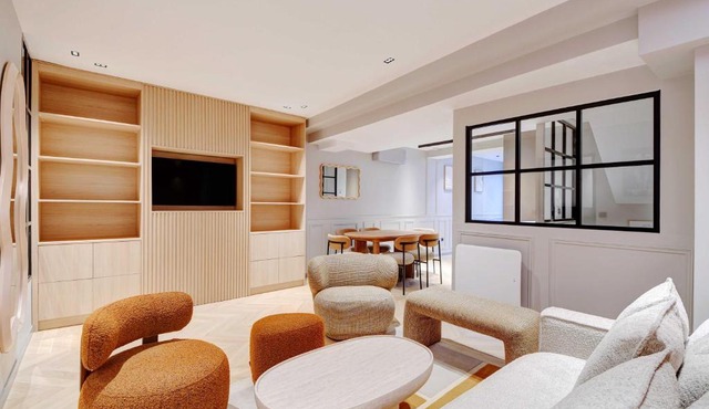 Modern souplex a c 2BR 6P– Near the Louvre Museum