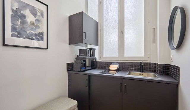 Modern Studio-Faubourg Saint-Honore
