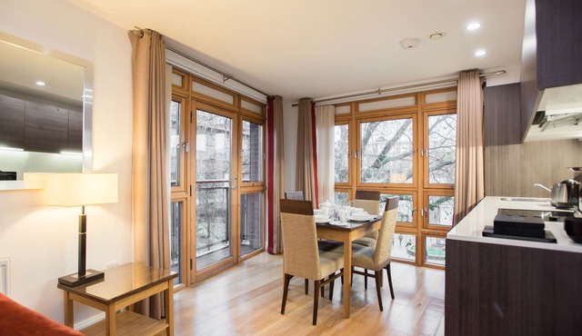 PREMIER SUITES PLUS Bristol Cabot Circus