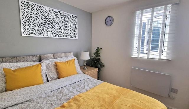 Private Garden Studio near London free Freeparking