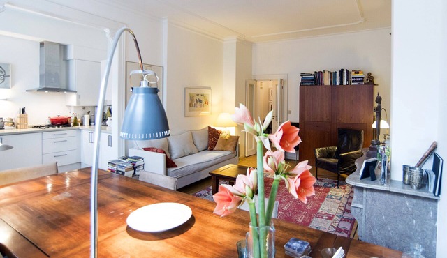 Romantic, luxurious, situated near the cultural highlights of Amsterdam