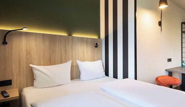 Romantic Stuttgart Escape | Studio Double | Near Porsche Museum - 0.4 miles
