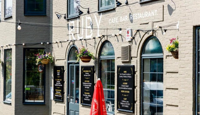 Ruby Pub & Hotel