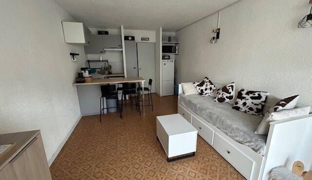 South-facing terrace studio in resort center