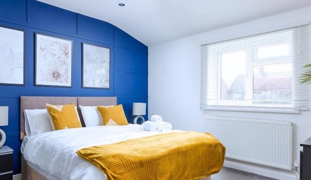 Spacious 3-Bed Retreat: Ideal for Weekend or Extended Stays