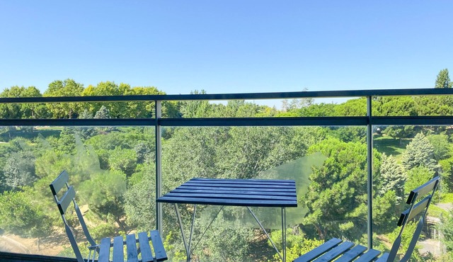 Spacious and bright three-bedroom apartment a few steps from the Madrid Planetarium