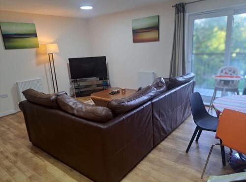 Spacious and Modern Two Bedroom Two Bathroom Flat with Secure Parking