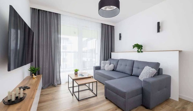 Spacious Apartment | 2 Bedrooms, Parking, Balcony