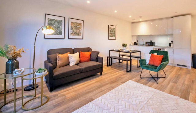 Spacious & Bright 1 Bedroom Apartment in Gravesend