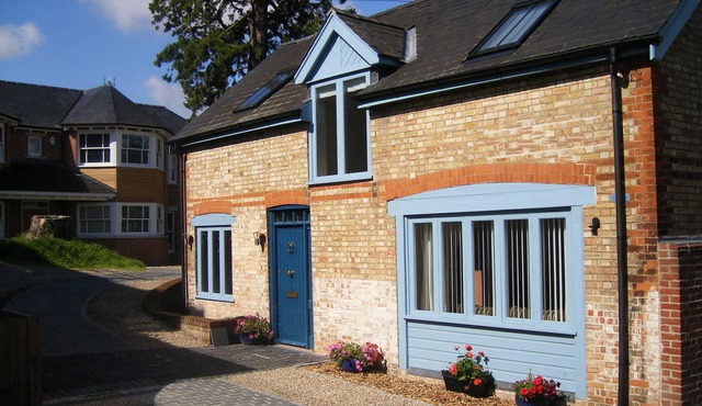 Spacious, comfortable, modern cottage, 5 minutes to Saffron Walden town Centre.