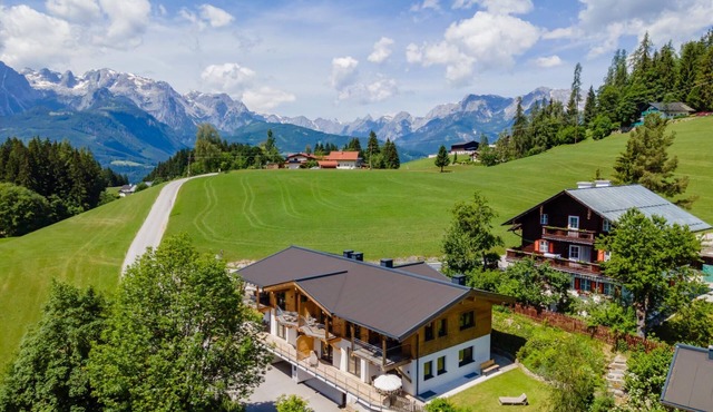 Spacious & luxurious apartment with sauna near ski lift