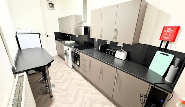 Spacious Ormskirk Contractor Stay by PolkaStays