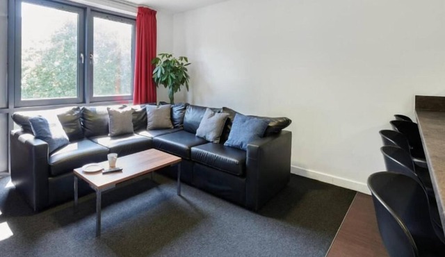 Student Only - Pleasant room near Coventry transport museum