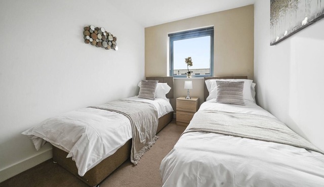 Stunning Central 2 Bed Apartment - Clayton Living