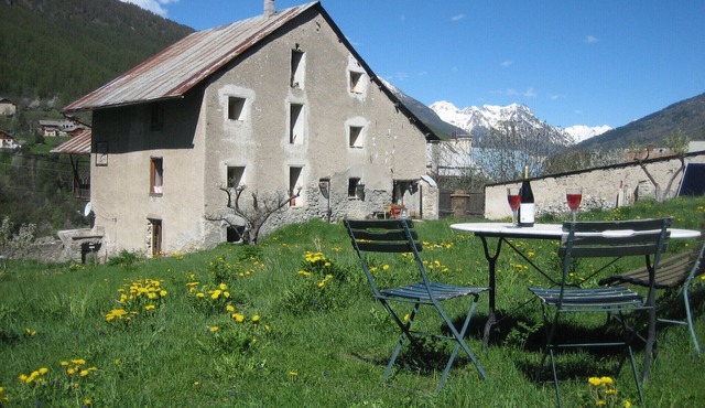 stunning, light, bright studio apartment - Briancon/Serre Chevalier - sleeps 4