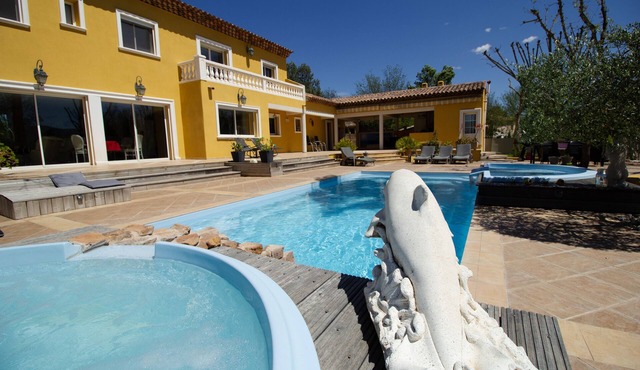🌟 Sumptuous Provençal Villa 160m2 in the Heart of Var – Pool & Nature 🌟