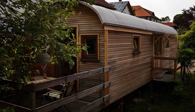 Tiny Home "Palatinate Circus Wagon" with Private Terrace and Wi-Fi