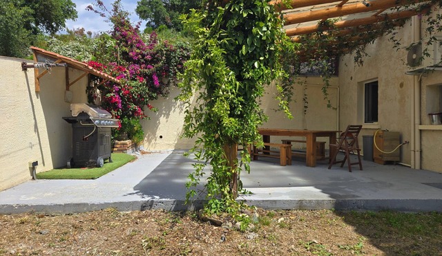 Villa "Apartment with Garden" with Mountain View, Private Terraces, and Air Conditioning