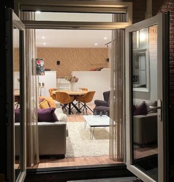 Volendam Lakeside Retreat - 20 min from Amsterdam