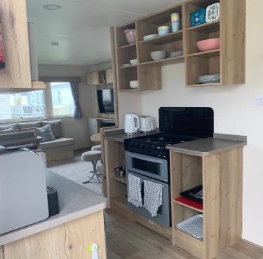Whitstable, DP42, 2 bed park home, Alberta Holiday Park
