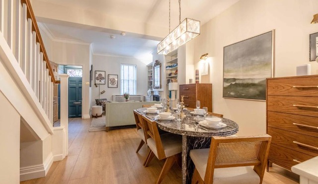 Windsor Castle 4-Bed & Garden