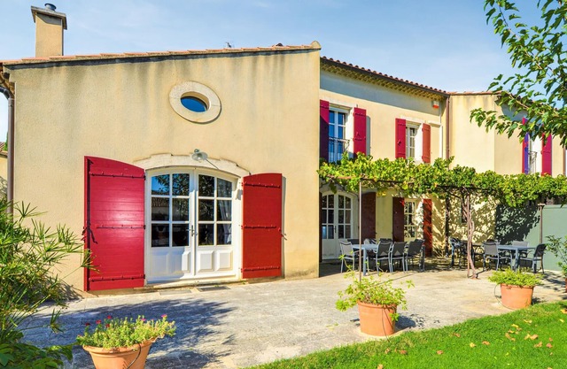 2 bedroom accommodation in Maillane