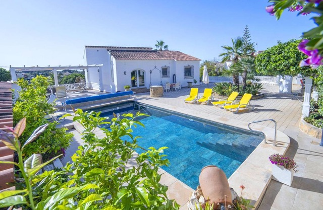 200 m² Accommodation ∙ 3 bedrooms ∙ 6 guests
