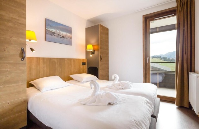 200m from shops, fitness, swimming pool, tv, ski locker, 57-63m², Les Saisies