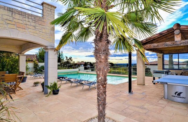 3 bedroom accommodation in Flaux