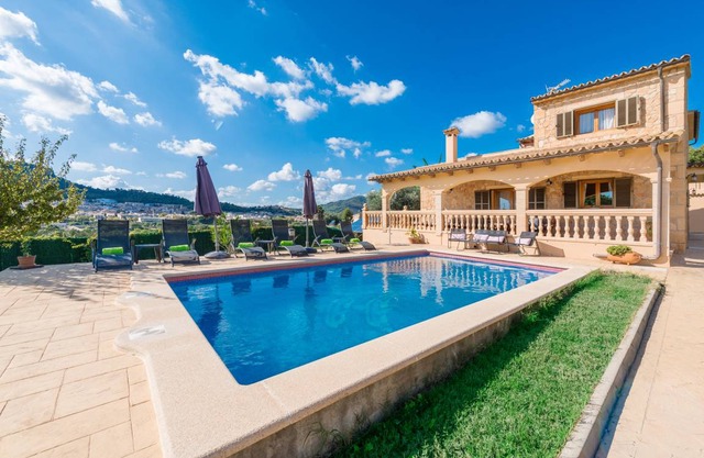 371 m² House ∙ 4 bedrooms ∙ 6 guests