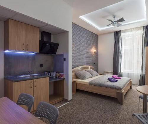 70s Hostel