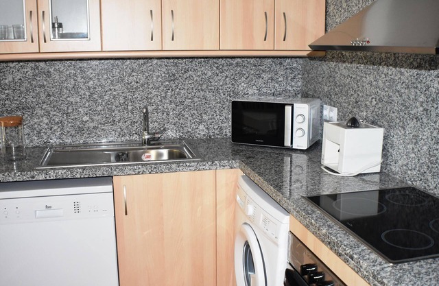 Apartament Sergi - One Bedroom Apartment, Sleeps 4