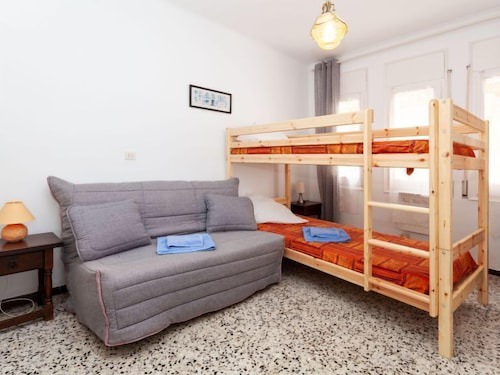 Apartment Geranis in Llançà - 5 persons, 2 bedrooms