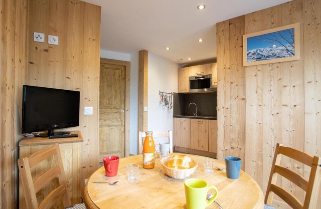 Apartment Le Médian-6 by Interhome