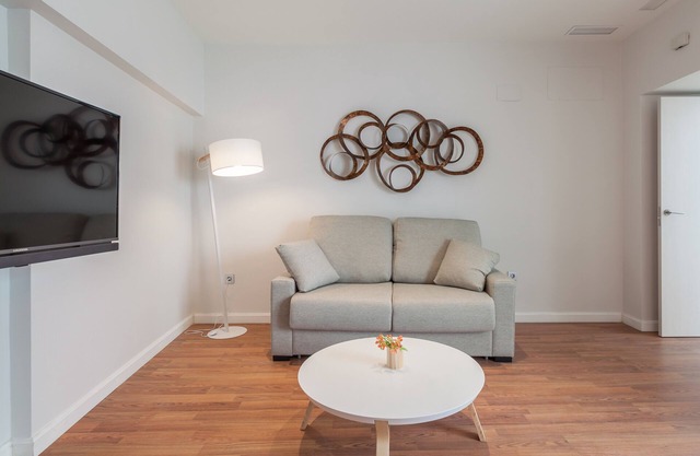Apartment No. 7 Wide Tandem with 1 bedroom in the center of Cádiz
