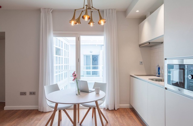 Apartment No. 9 Wide Tandem with 1 bedroom in the center of Cádiz